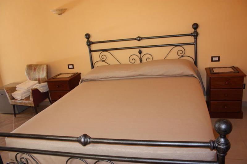 Agriturismo Ghiritina Francavilla di Sicilia Oda fotoğraf
